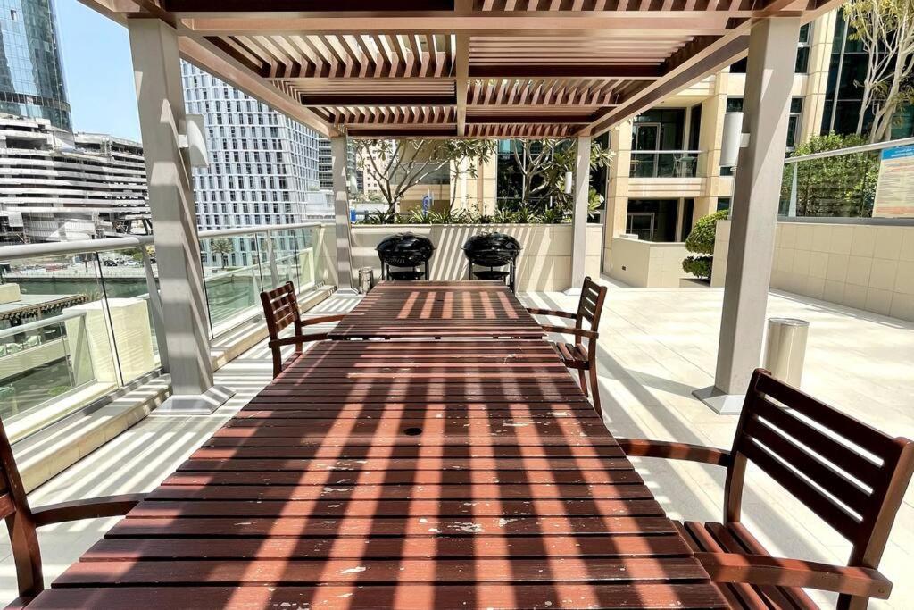 Dubai Marina, Two Bedrooms Apartment With Full Marina View Exterior photo